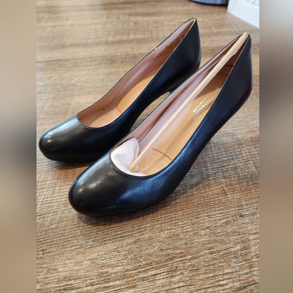 NWT Naturalizer Michelle Black Lea Pumps Size 9 - Picture 3 of 6